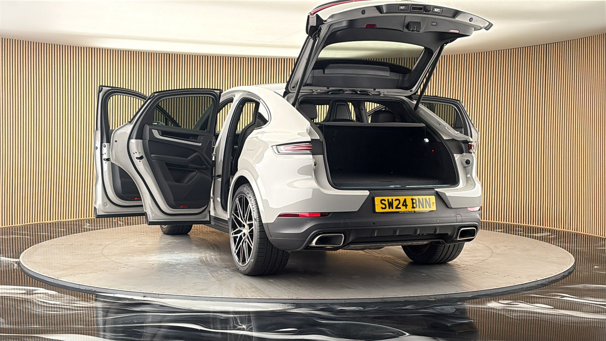 More views of Porsche Cayenne