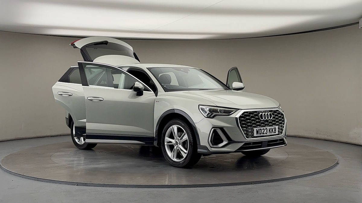 More views of Audi Q3