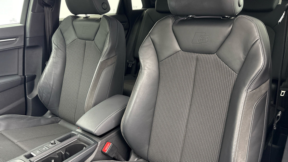 More views of Audi Q3