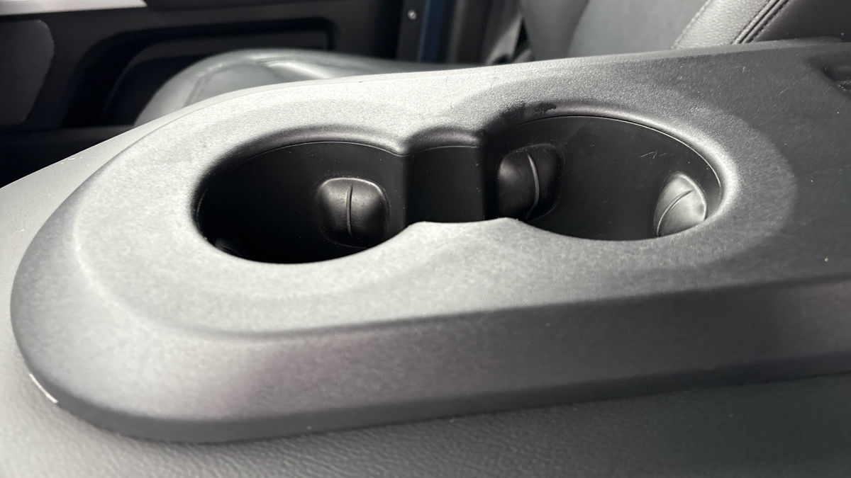 Land Rover Defender 110 Image 9