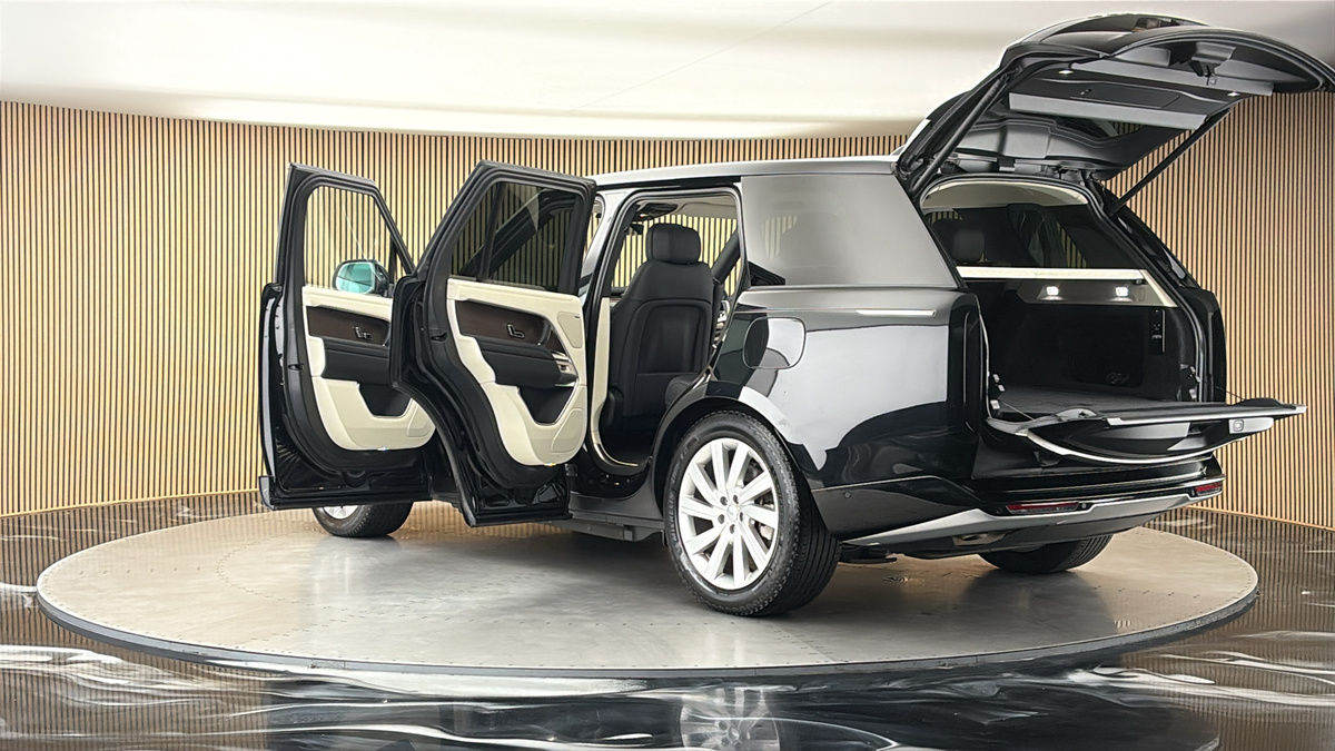 More views of Land Rover Range Rover