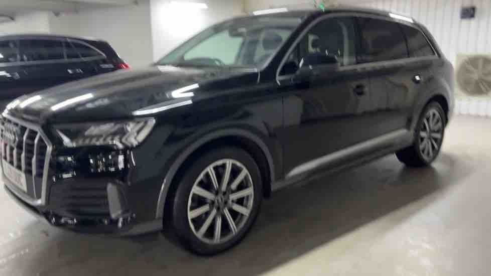 More views of Audi Q7
