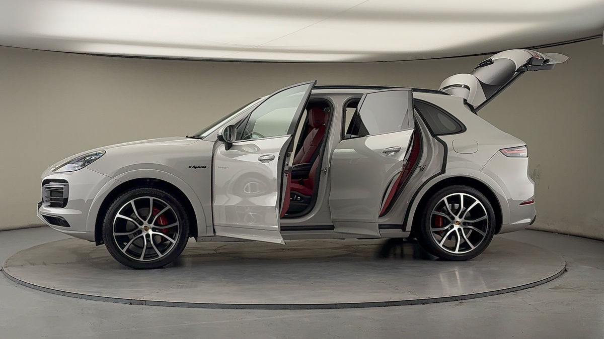 More views of Porsche Cayenne