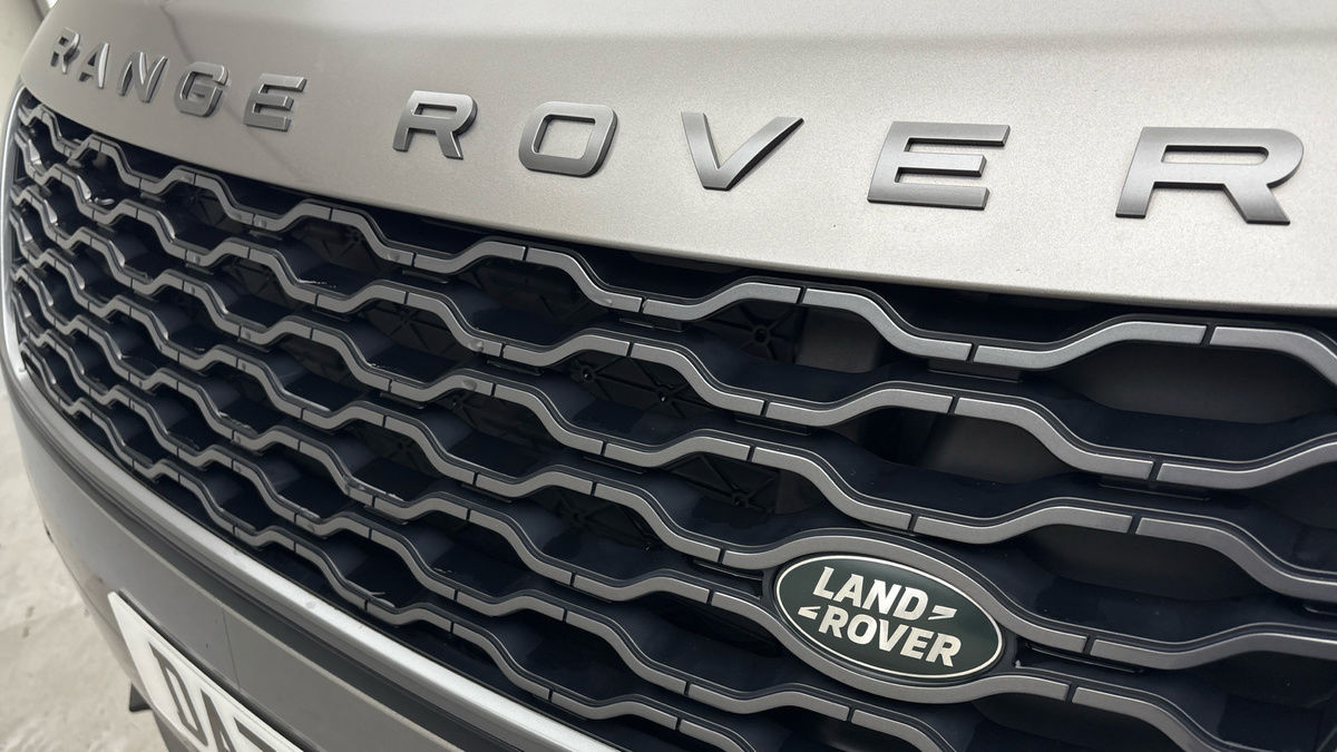 Land Rover Range Rover Velar Image 24