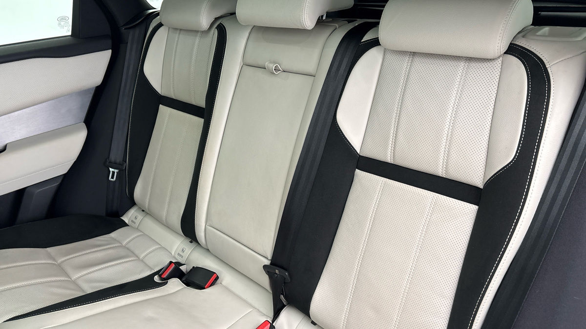 Land Rover Range Rover Velar Image 8