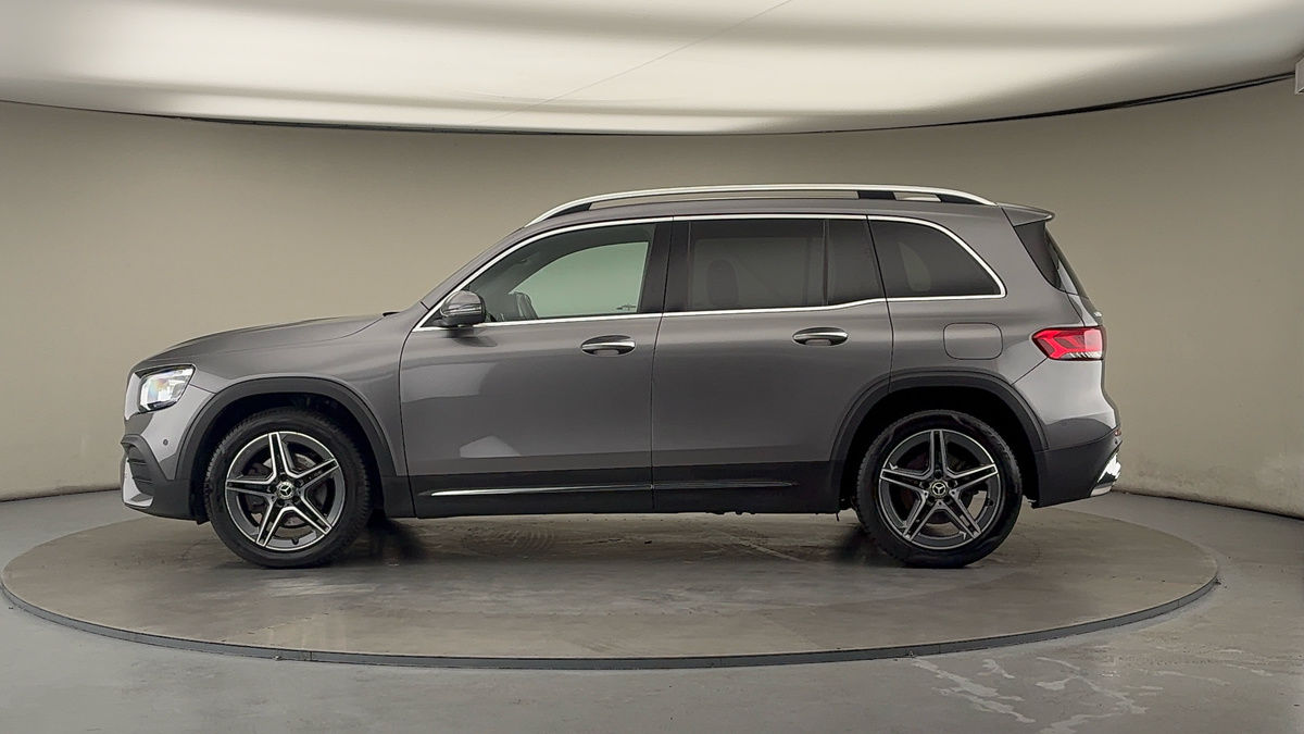 Mercedes-Benz GLB Image 15