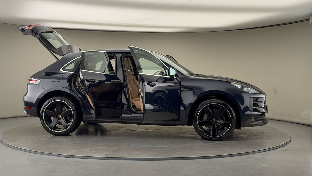 More views of Porsche Macan