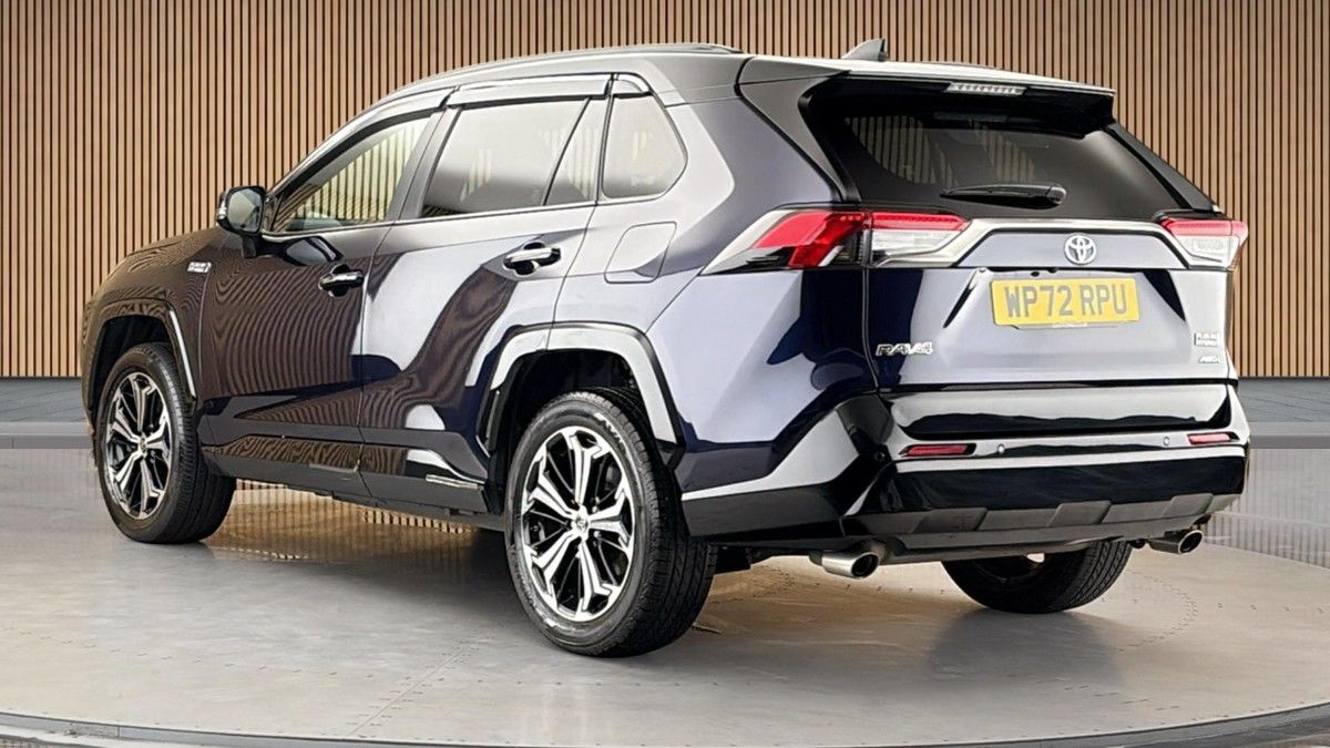 Toyota RAV4 Image 2