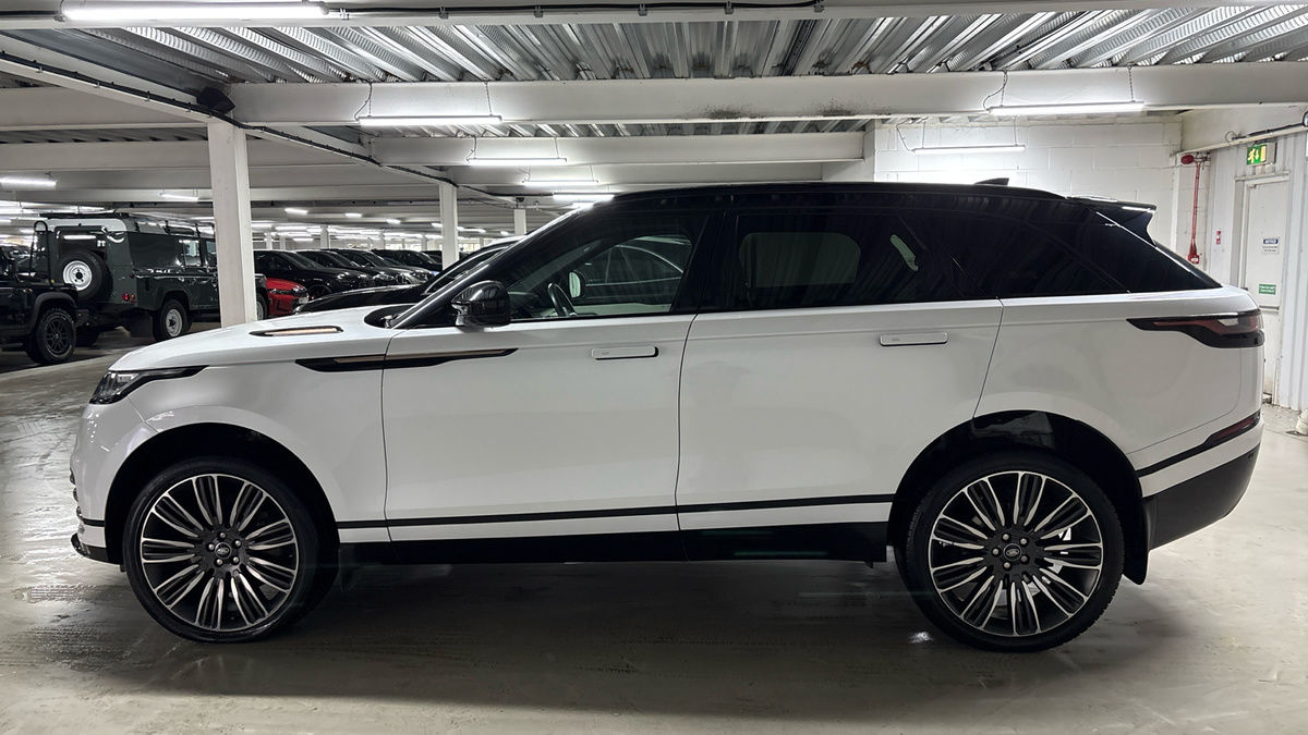 Land Rover Range Rover Velar Image 15