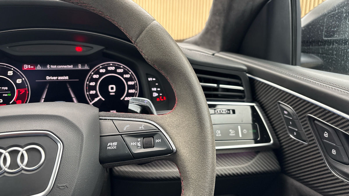 Audi RSQ8 Image 14