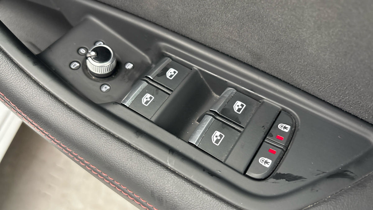 Audi S4 Avant Image 28