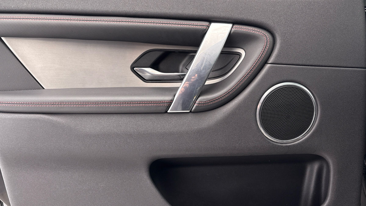 Land Rover Discovery Sport Image 19