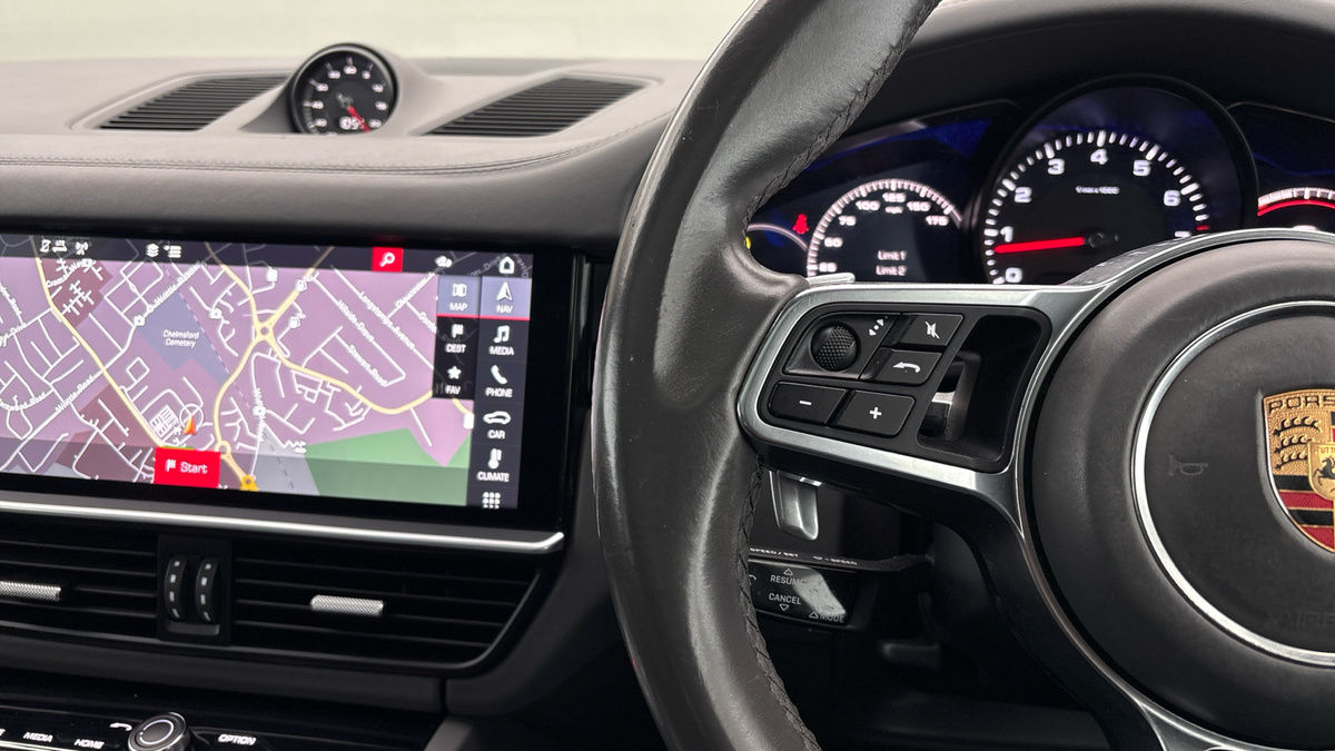 Porsche Cayenne Image 13