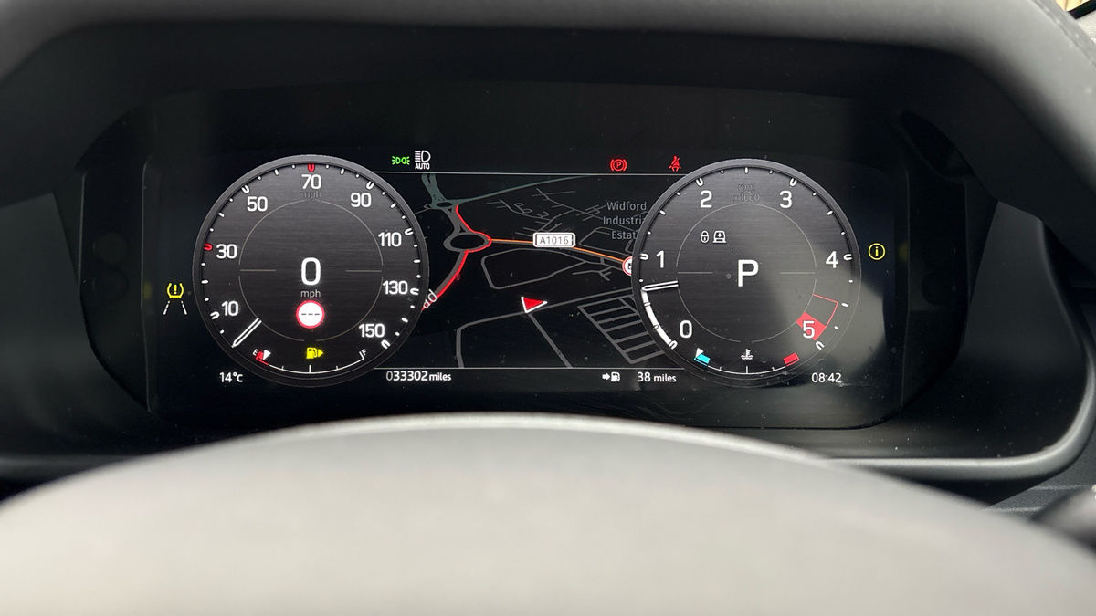 Land Rover Defender 110 Image 28
