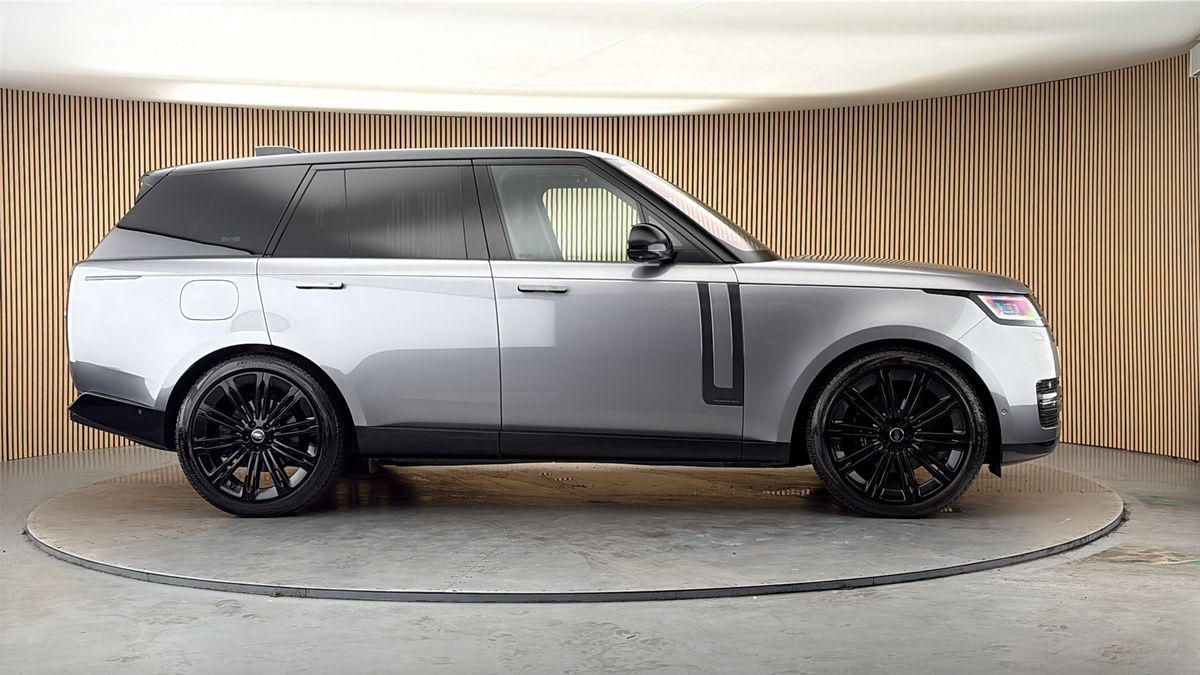 More views of Land Rover Range Rover
