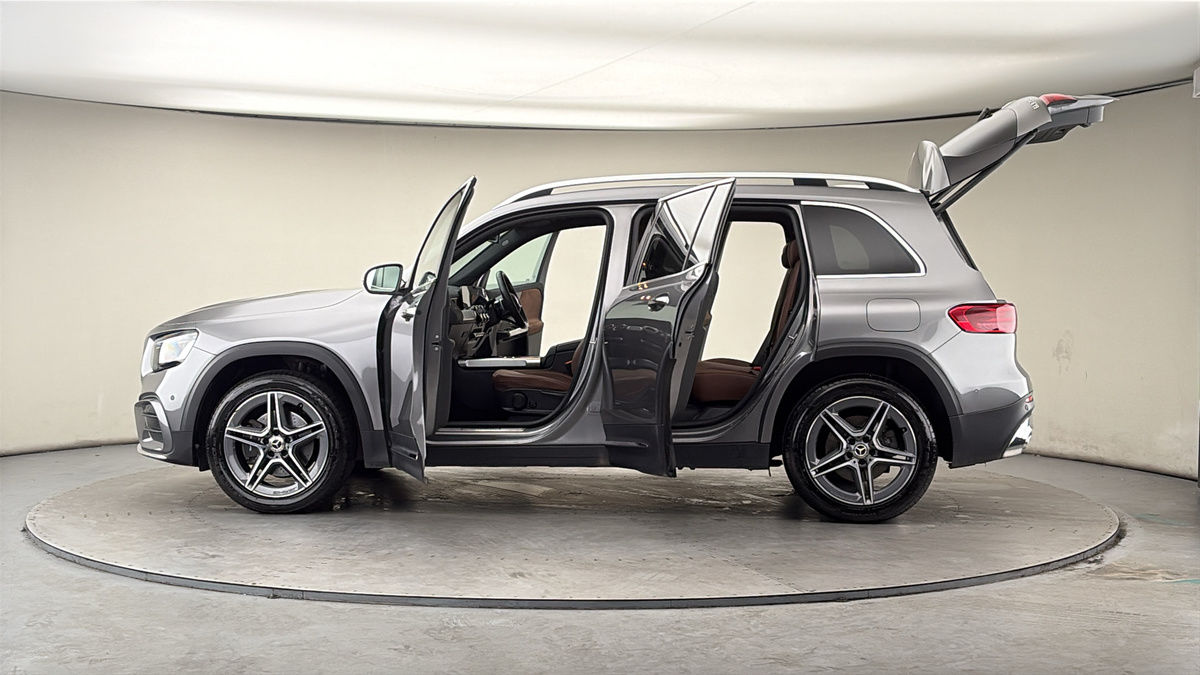 More views of Mercedes-Benz GLB