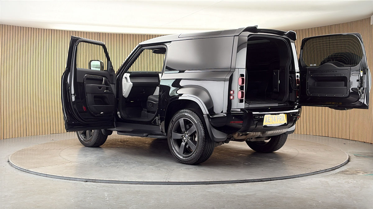 More views of Land Rover Defender 90