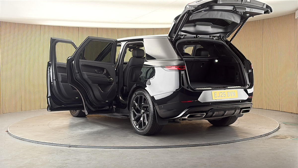 Land Rover Range Rover Sport Image 23