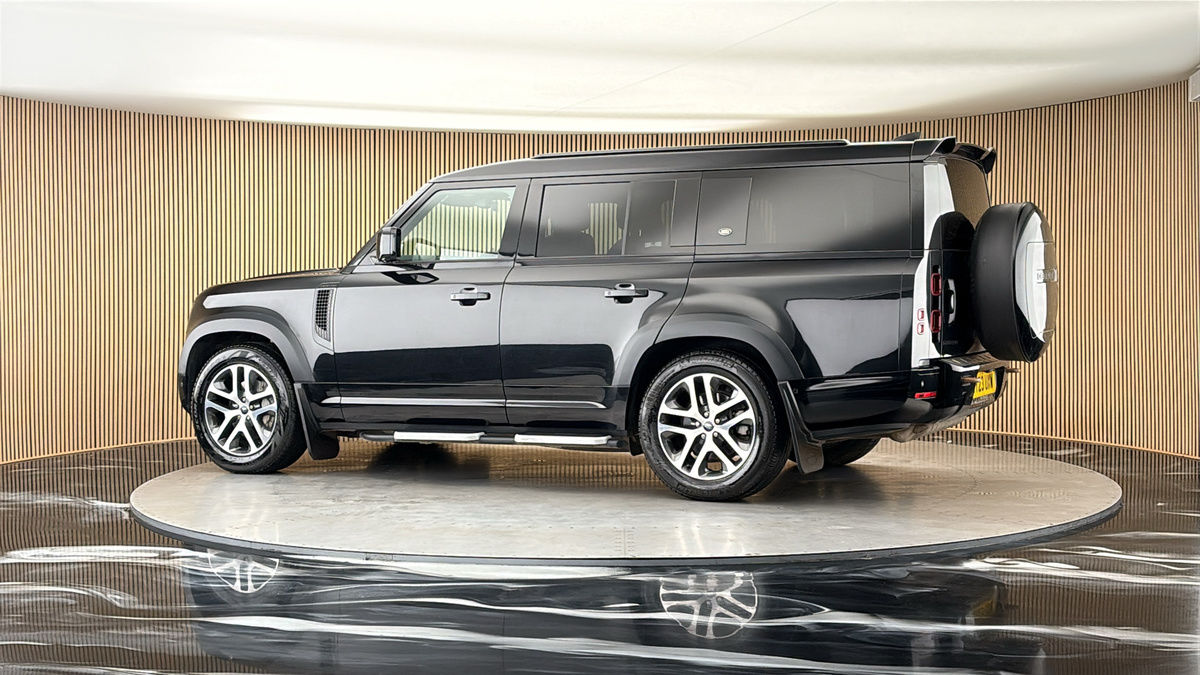 More views of Land Rover Defender 130