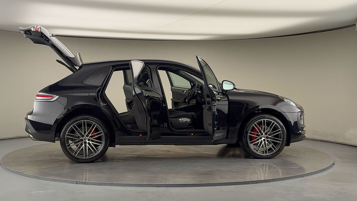 More views of Porsche Macan