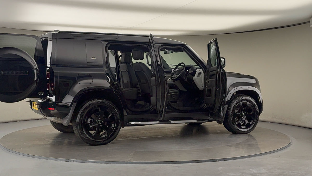 More views of Land Rover Defender 110