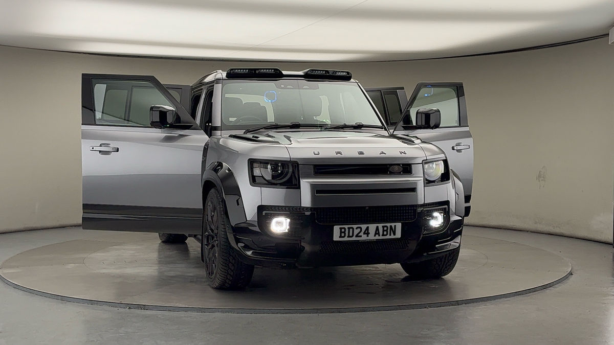 More views of Land Rover Defender 110