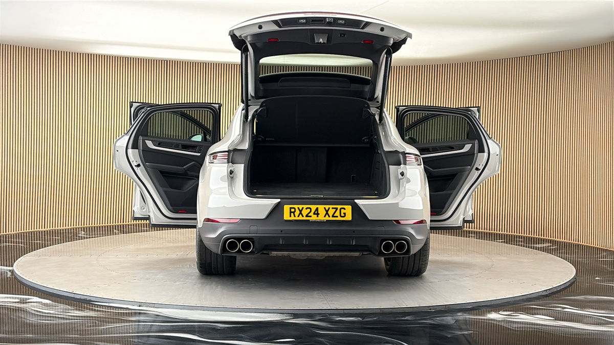 More views of Porsche Cayenne