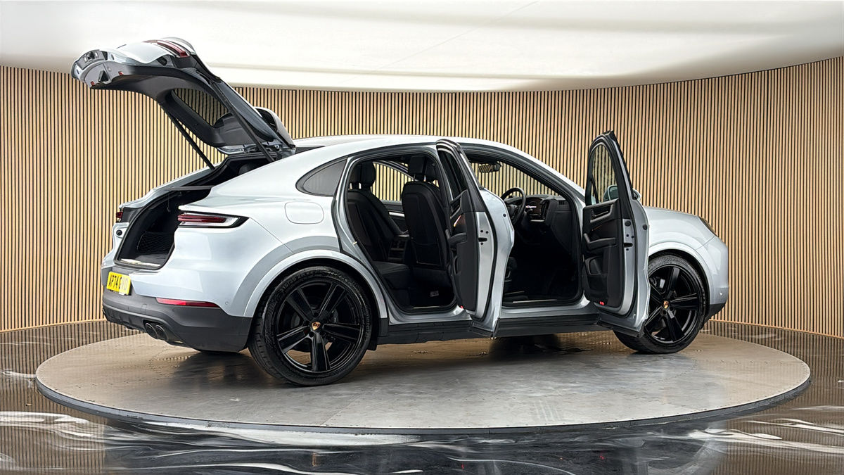 More views of Porsche Cayenne