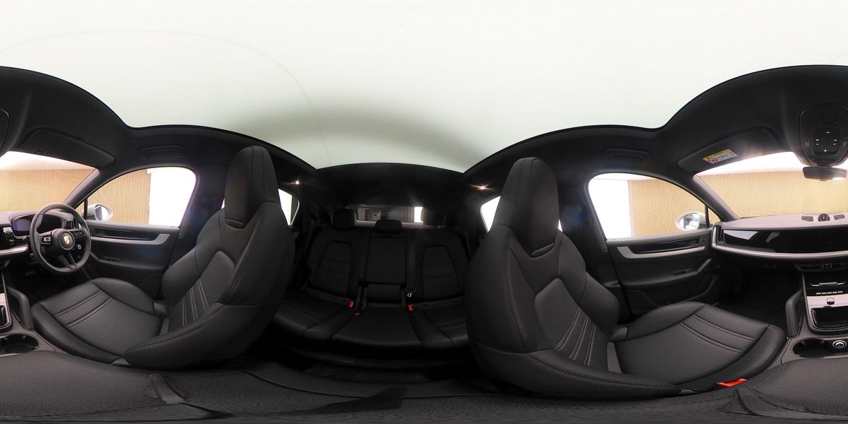 More views of Porsche Cayenne