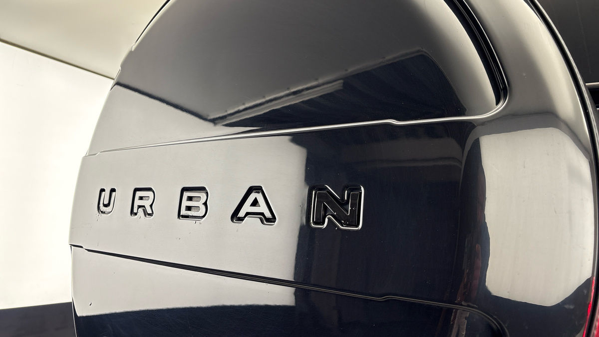 Land Rover Defender 90 Urban Image 31