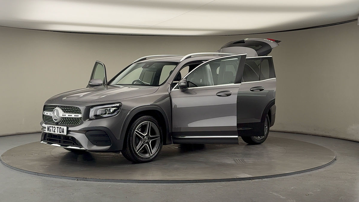 Mercedes-Benz GLB Image 22