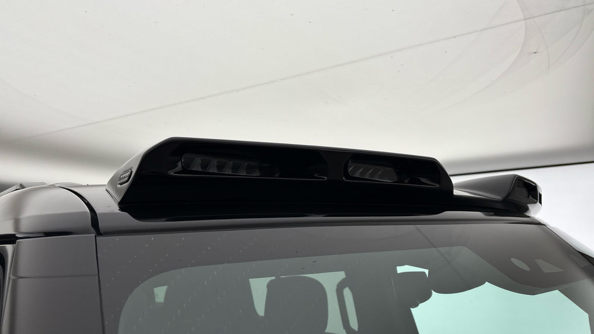 Land Rover Defender 130 Urban Image 27