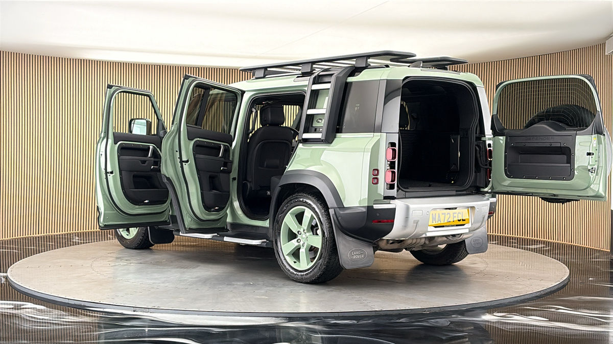 More views of Land Rover Defender 110
