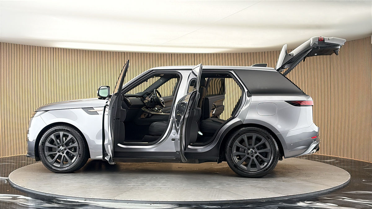 More views of Land Rover Range Rover Sport