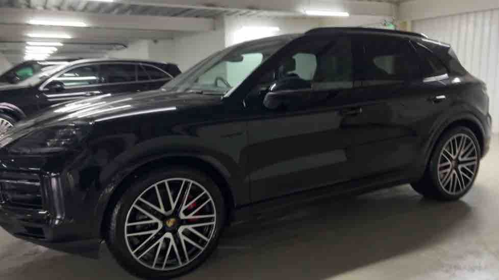More views of Porsche Cayenne