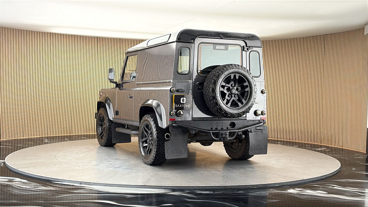 More views of Land Rover Defender 90