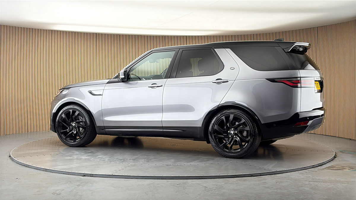 More views of Land Rover Discovery