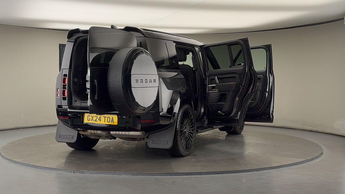 More views of Land Rover Defender 110