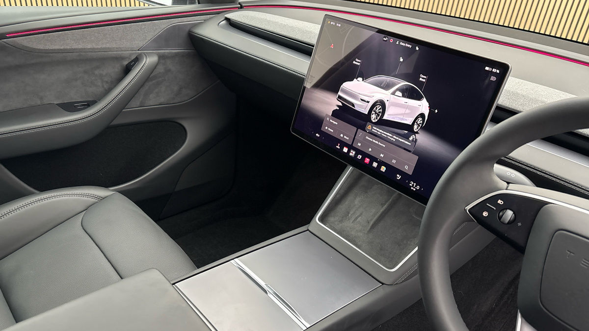 Tesla Model Y Image 18