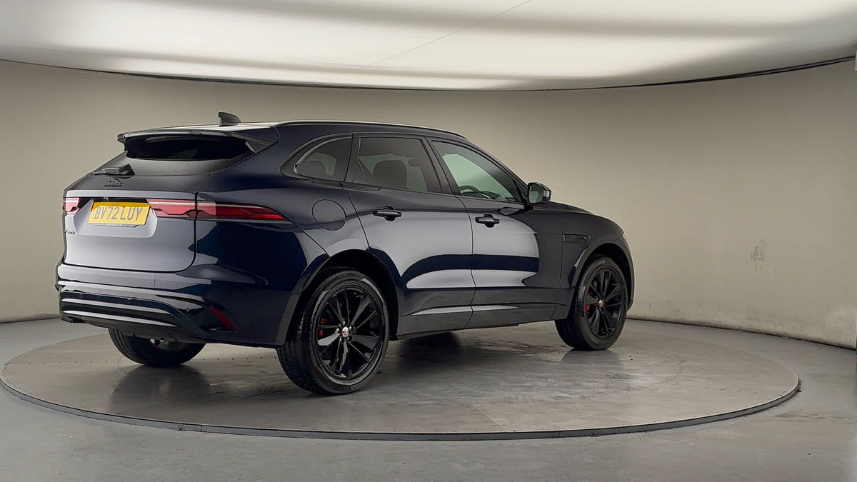 Jaguar F-PACE Image 21