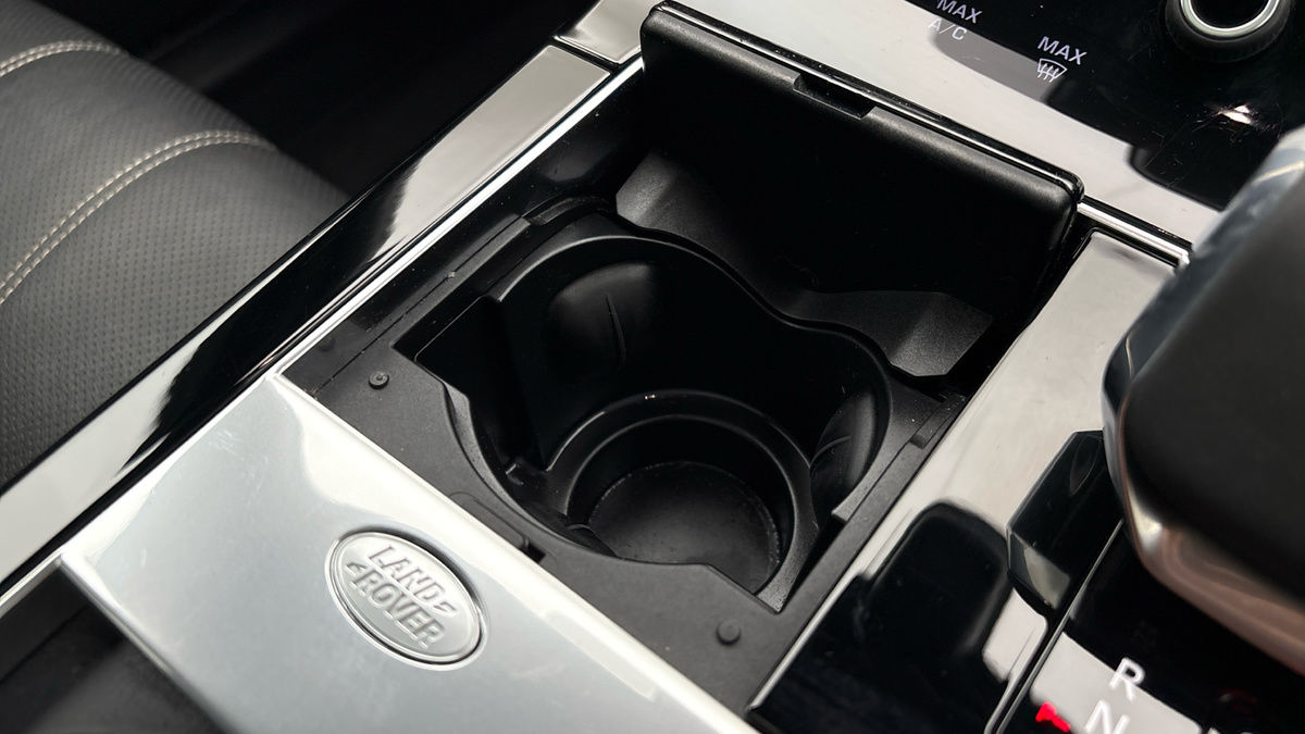 Land Rover Range Rover Velar Image 31