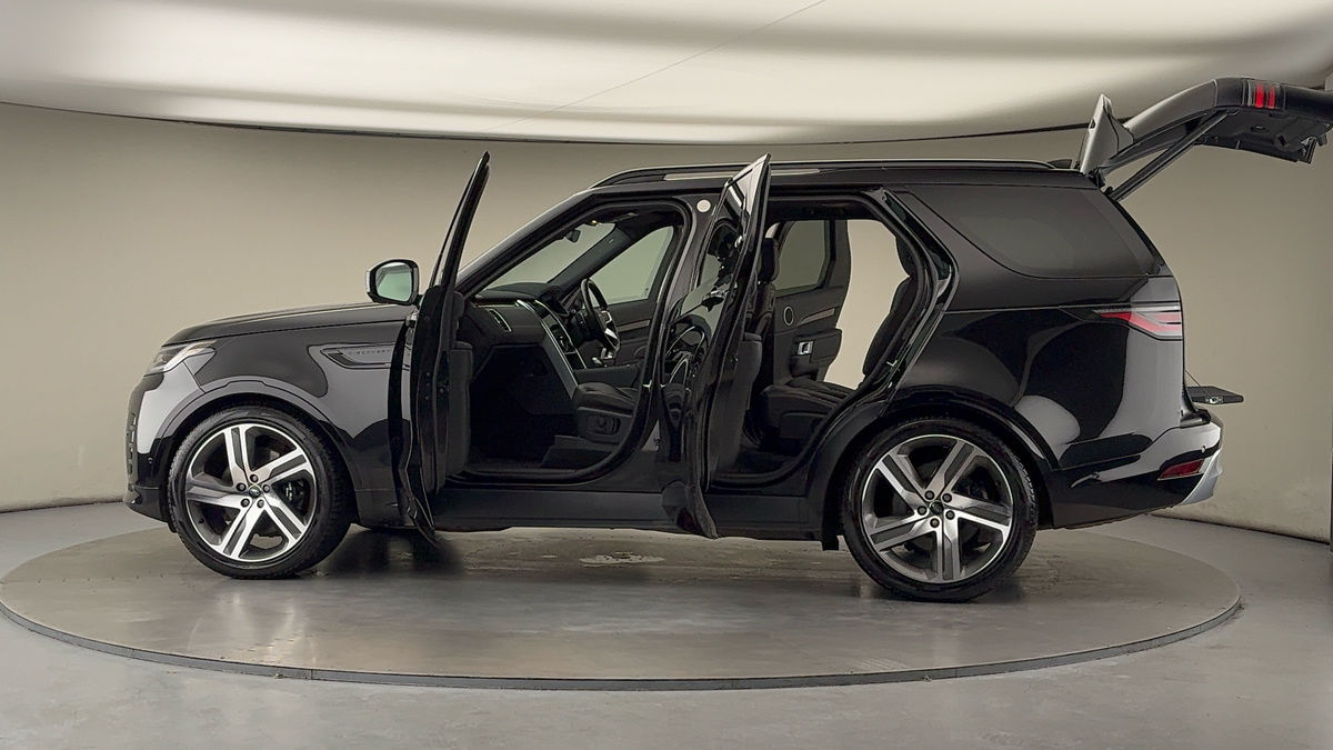 More views of Land Rover Discovery