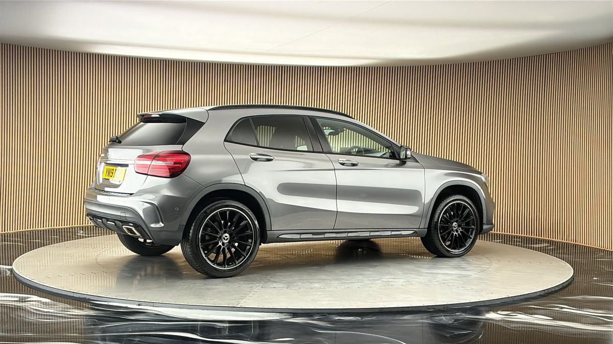 More views of Mercedes-Benz GLA