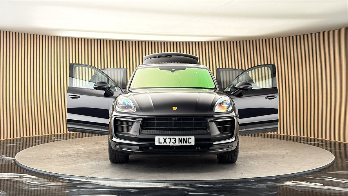 More views of Porsche Macan