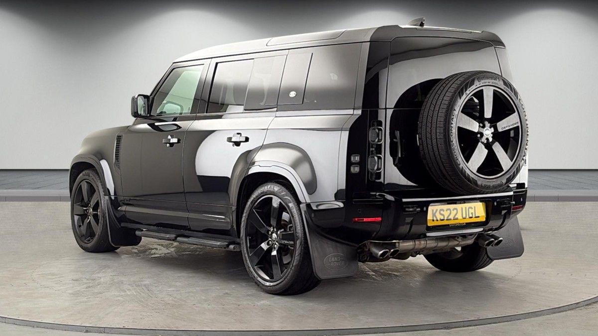 Land Rover Defender 110 Image 2