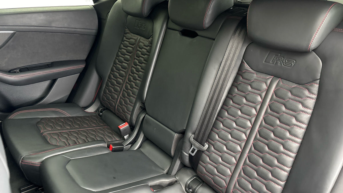 Audi RSQ8 Image 8