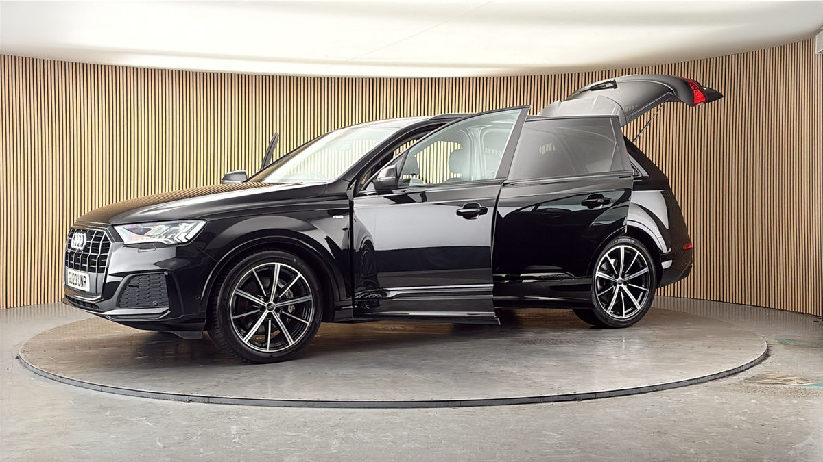 More views of Audi Q7