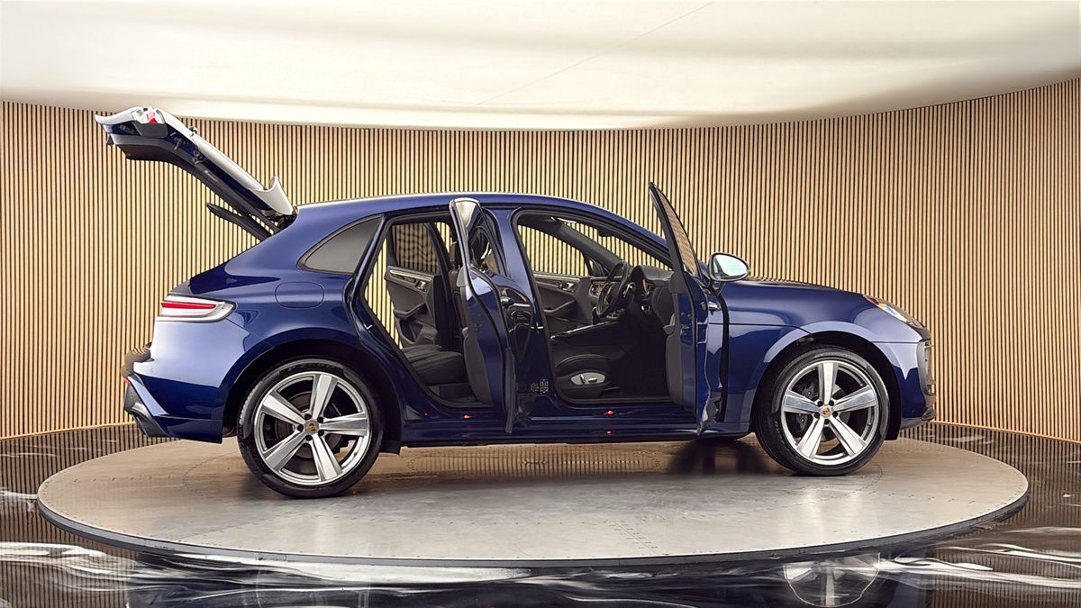 More views of Porsche Macan