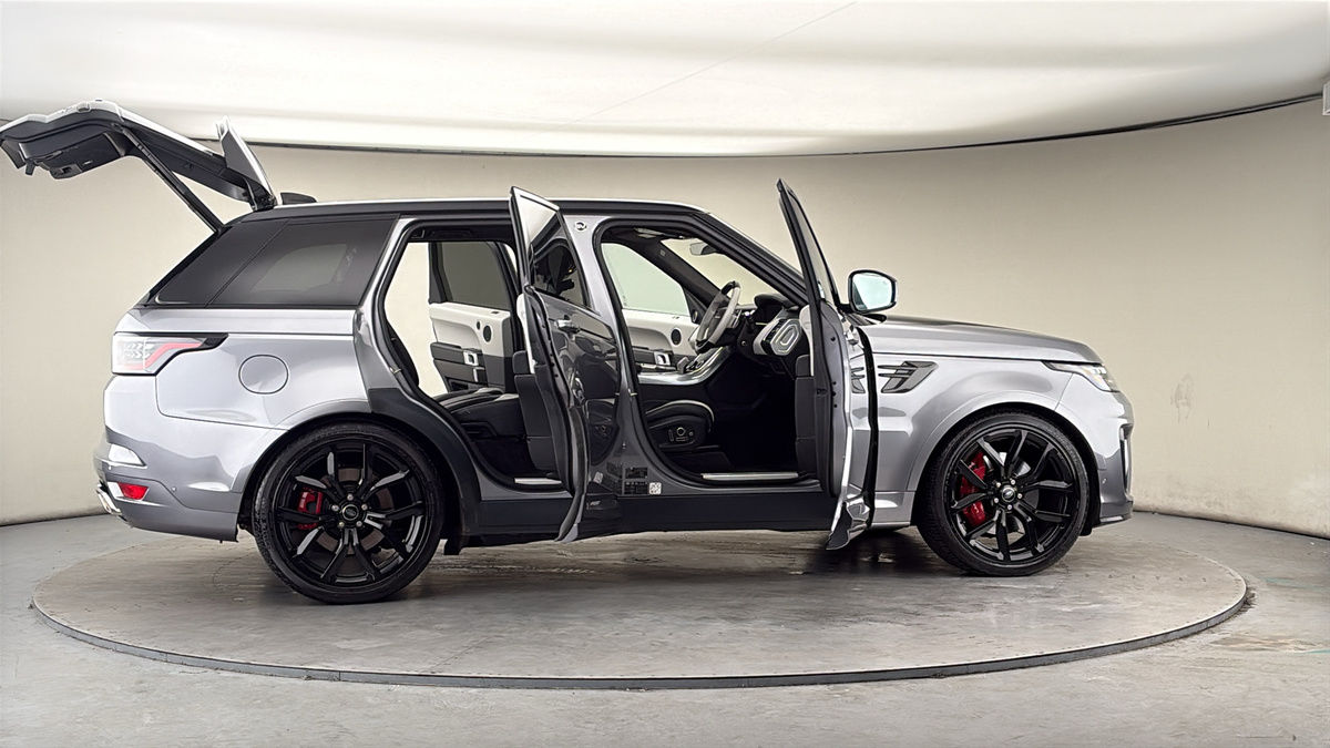 More views of Land Rover Range Rover Sport