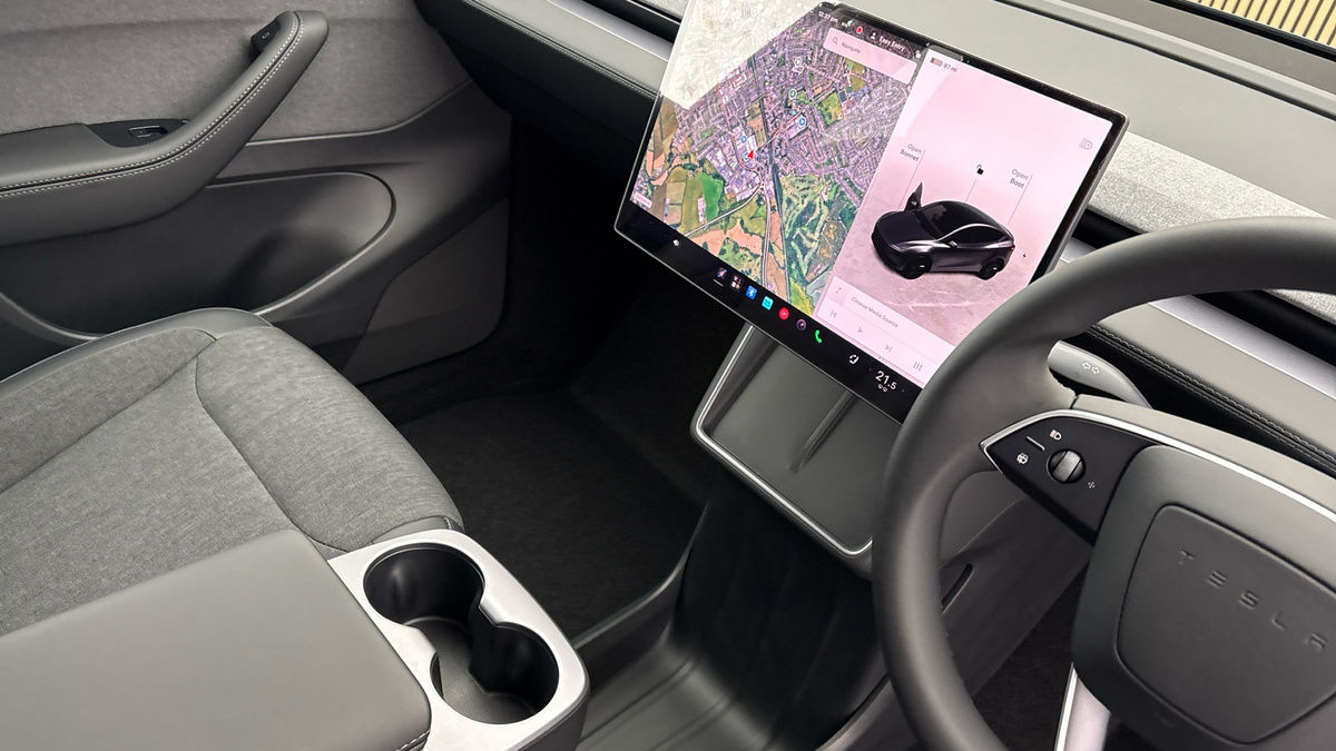 Tesla Model Y Image 18